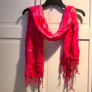 Ombré Pink Tasseled Scarf